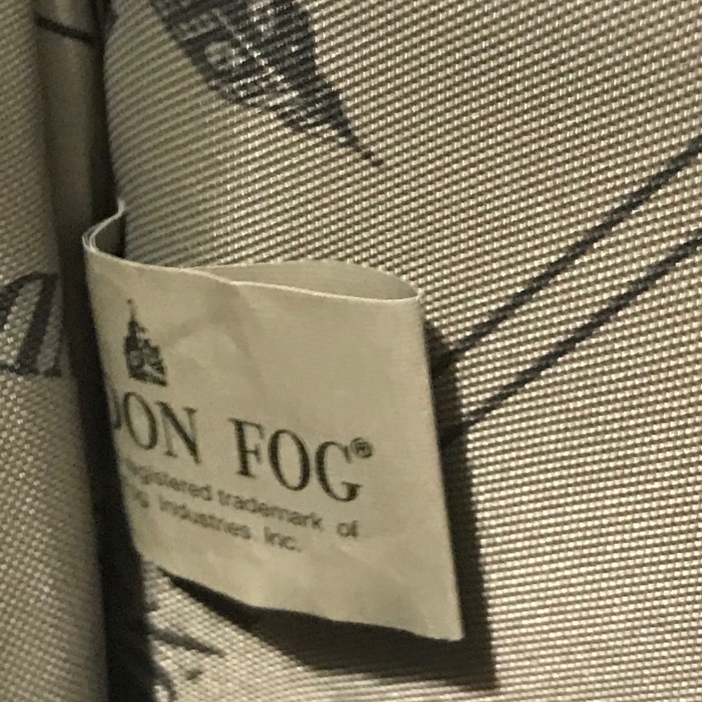 London Fog men’s locked hanging travel bag - Picture 10 of 16